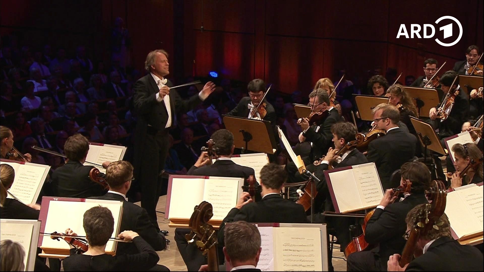 Thomas Hengelbrock dirigiert Brahms und Beethoven