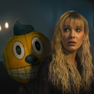 Millie Bobby Brown als Michelle in einer Szene des Films "The Electric State".