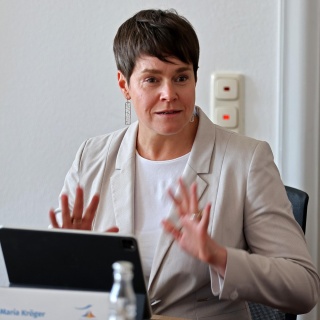 Eva-Maria Kröger, Oberbürgermeisterin der Stadt Rostock, bei einer Pressekonferenz im Rathaus