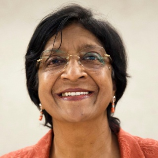 Navanethem "Navi" Pillay bei einer Sitzung in ihrer Zeit als Hochkommissarin der Vereinten Nationen.