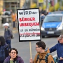 12.3.2022: Teilnehmer einer Demonstration der Querdenkerbewegung in Frankfurt am Main (Bild: picture alliance / Daniel Kubirski)