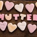 Schriftzug Muttertag aus Süßigkeiten