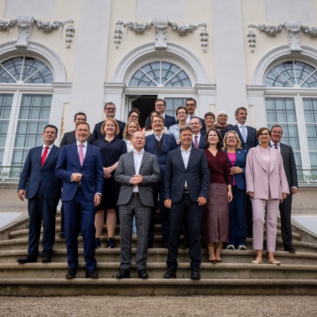 Das Kabinett am 30.08.2023 bei der Kabinettsklausur auf Schloss Meseberg