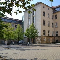 Rückwärtige Ansicht des Sorbischen Gymnasiums in Bautzen.
