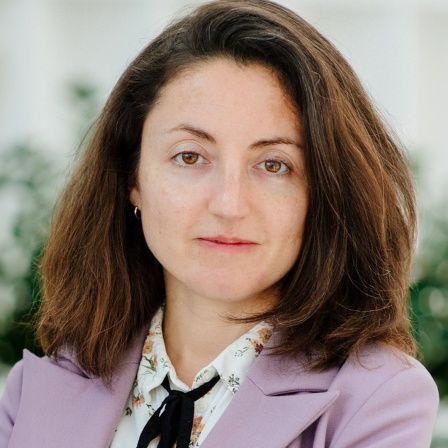 Ein Porträtbild von Dr. Oleksandra Keudel, Demokratieforscherin an Kyiv School of Economics. 
