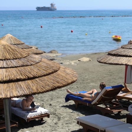 Frauen am Strand in Zypern