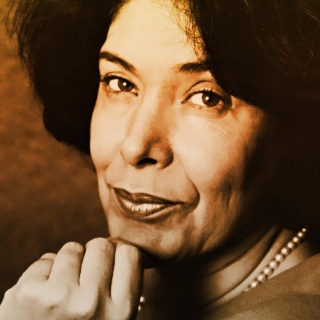 Die algerische Schriftstellerin Assia Djebar (1936-2015), Cover für ARD Radiofestival