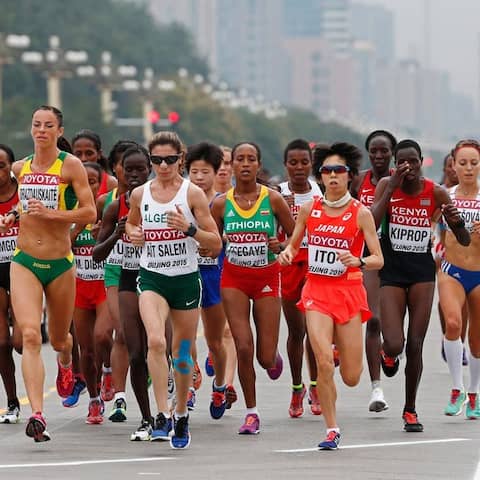 Läuferinnen beim Frauen-Marathon-Rennen der IAAF Leichtathletik Weltmeisterschaft in Peking