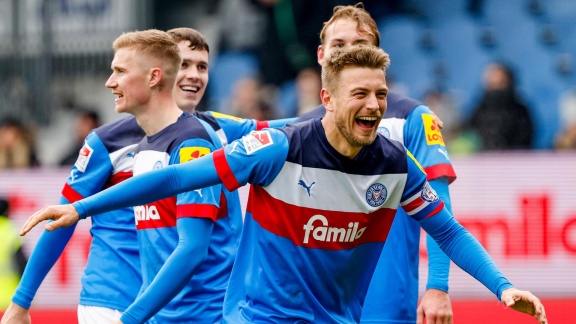 Sportschau Bundesliga - Kiel Dreht Das Spiel Gegen Fürth