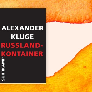 Das Cover von Alexander Kluges “Russland-Kontainer” vor Deutschlandfunk Kultur Hintergrund.