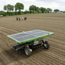 Solarbetriebener Farmdroid im Einsatz auf dem Feld (Symbolbild) | Bild: BR