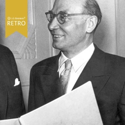 Rudolf Alexander Schröder (links) und Heinrich Schmidt-Barrien bei der erstmaligen Verleihung des Bremer Literaturpreises am 26. Januar 1954.