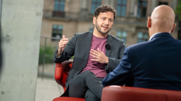 Tagesschau24 - Faktencheck Zum Sommerinterview Mit Felix Banaszak