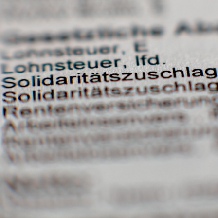 Der Posten Solidaritätszuschlag ist auf einer Lohnabrechnung zu sehen