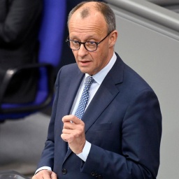 Friedrich Merz spricht in der 213. Sitzung des Deutschen Bundestages im Reichstagsgebäude in Berlin