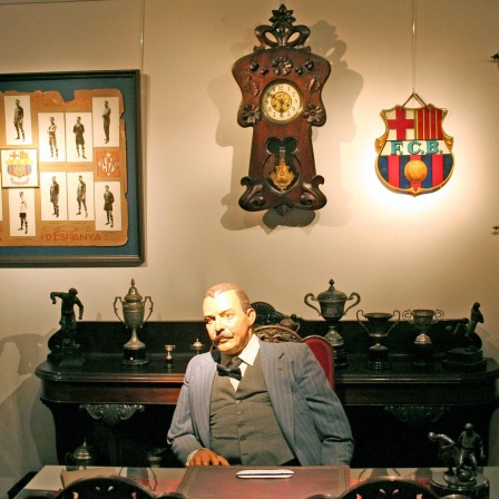 Präsident Joan Gamper an seinem Schreibtisch - historische Nachbildung des Gründungsmitglieds im Museum des FC Barcelona