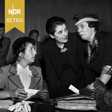 Drei Frauen auf der vierten Sitzung der Kommission zum Status der Frau, 1950. Von links nach rechts: Madame Marie Helene Lefaucheux aus Frankreich, seit 1948 Vorsitzende der Kommission, heute wiedergewählt; Mary Sutherland aus Großbritannien; Olive Remington Goldman aus den Vereinigten Staaten