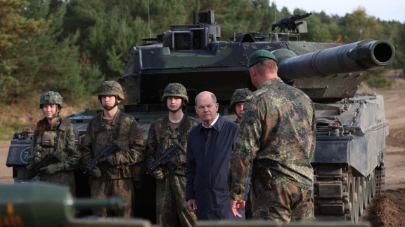 Presseclub - Heute Panzer, Morgen Kampfjets. Wie Weit Wird Der Westen Gehen.