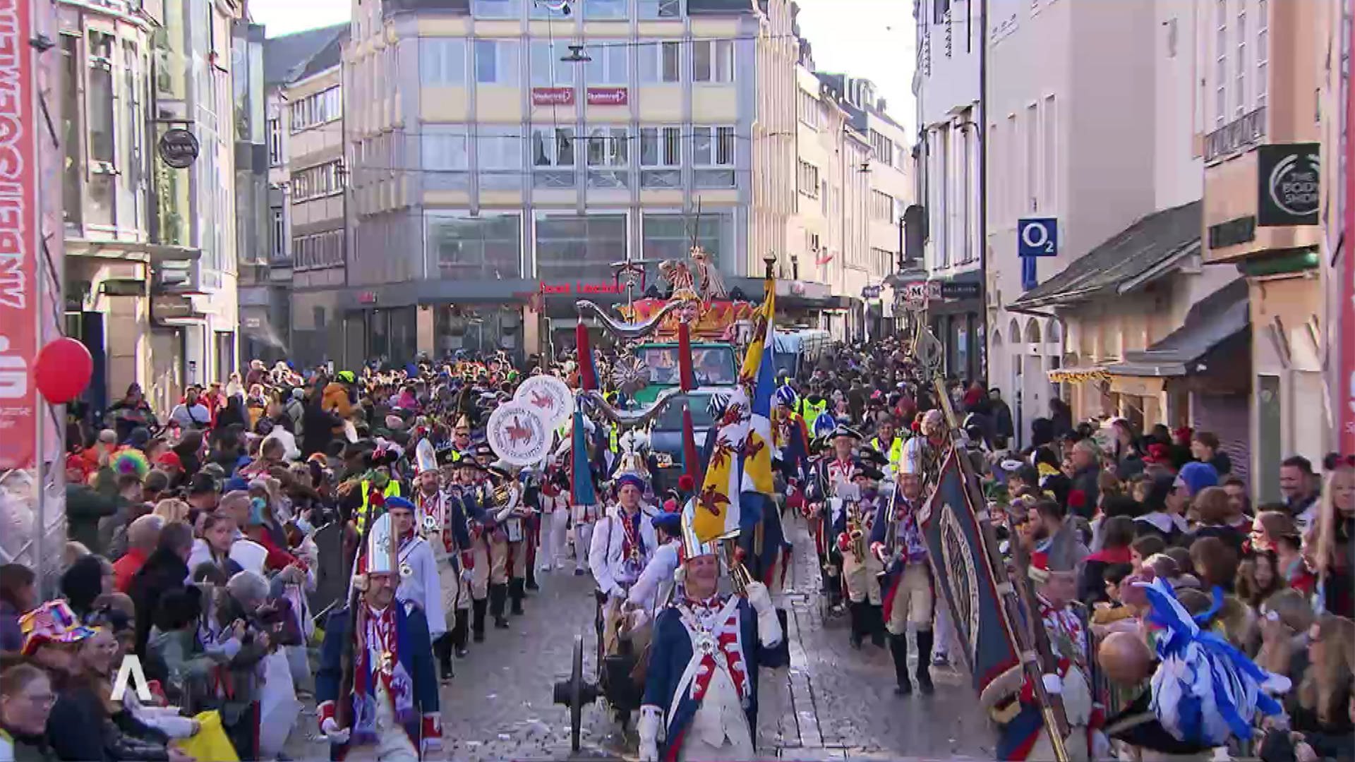 SWR Aktuell Rheinland-Pfalz: Narren feiern wieder Rosenmontagszug in Trier | ARD Mediathek