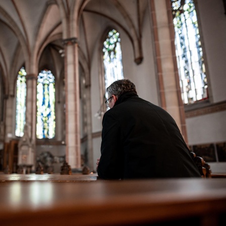 Kampf um Entschädigung - Missbrauchsopfer fühlen sich von der Katholischen Kirche hingehalten