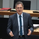 Christian Gaebler (SPD), Senator für Bauen, Wohnen und Stadtentwicklung, bei der Plenarsitzung des Berliner Abgeordnetenhauses.