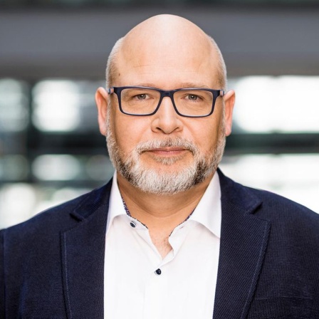 Tim Aßmann, Redakteur des Bayerischen Rundfunks und für die ARD Tagesschau.