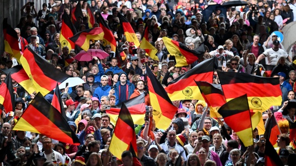 Coverbild Deutschland / Giulia Gwinn
