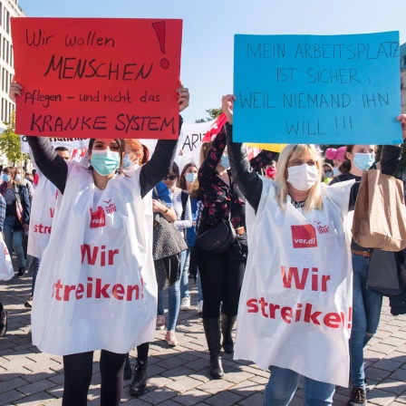 Beschäftigte von Charite und Vivantes demonstrieren