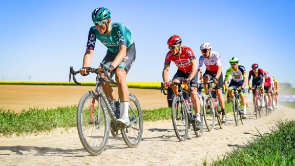 Mittagsmagazin - Tourstart Mit Windkanten Und Kopfsteinpflaster