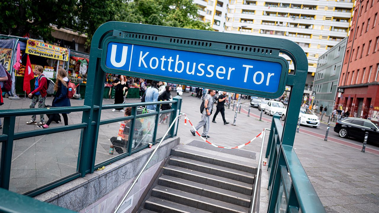 Mann am U-Bahnhof Kottbusser Tor getötet