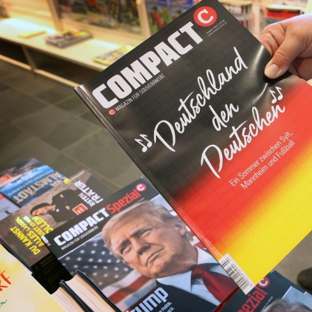 Eine Ausgabe des rechtsextremistischen Magazins "Compact" titelt mit dem Satz "Deutschland den Deutschen".