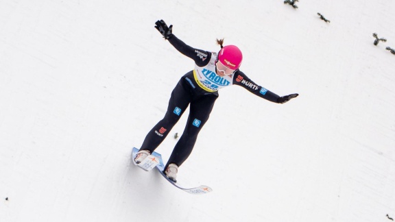 Sportschau Wintersport - Nordische Kombination Der Frauen In Seefeld - Das Springen