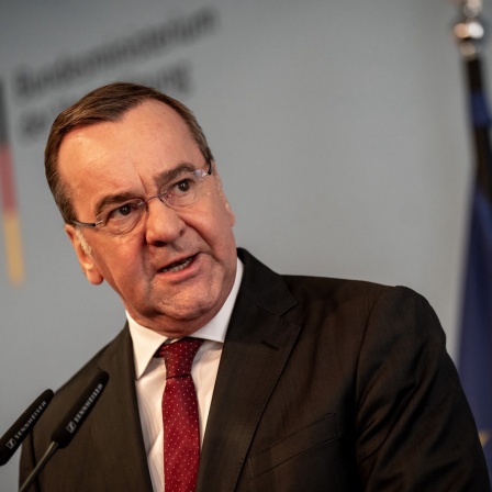 Der Bundesminister für Verteidigung, Boris Pistorius (SPD), spricht während einer Pressekonferenz.