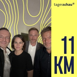 Volker Wissing (l-r), FDP-Generalsekretär, Annalena Baerbock, Bundesvorsitzende von Bündnis 90/Die Grünen, Christian Lindner, FDP-Vorsitzender und Robert Habeck, Co-Bundesvorsitzender von Bündnis 90/Die Grünen sind auf einem Selfie zu sehen, das FDP-Generalsekretär Wissing am 28.09.2021 auf seinem Instagram-Account veröffentlicht hat. 