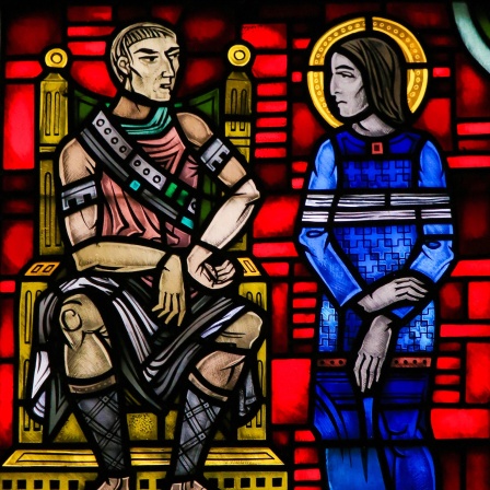 Pontius Pilatus und Jesus in einem Fenster des Wormser Doms