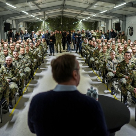 Boris Pistorius spricht zu Soldaten der Bundeswehr