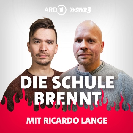 Ricardo Lange und Bob Blume vor Flammen