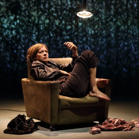 Caroline Peters als Julia während der Fotoprobe für "Spinne" in der Schaubühne