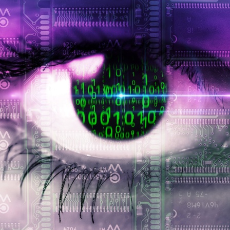 Auge einer Frau mit Binärcode