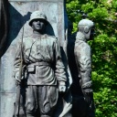 Das Ehrenmal auf dem sowjetischen Ehrenfriedhof auf dem Bassinplatz