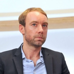 Autor und Politikberater Johannes Hillje auf der Frankfurter Buchmesse 2022.