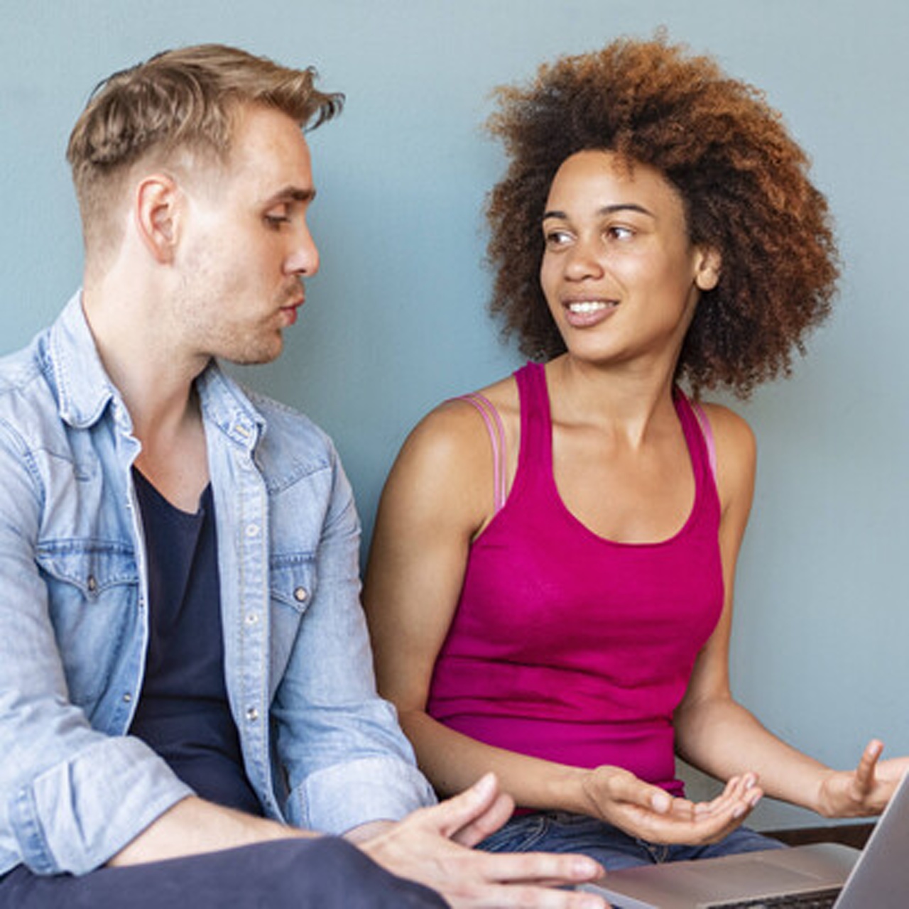 Facts und Feelings · Oversharing - Warum erzählen wir mehr als wir ...