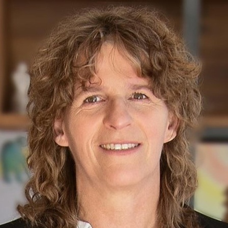 Ellen Matzdorf, Hebamme und Bestatterin