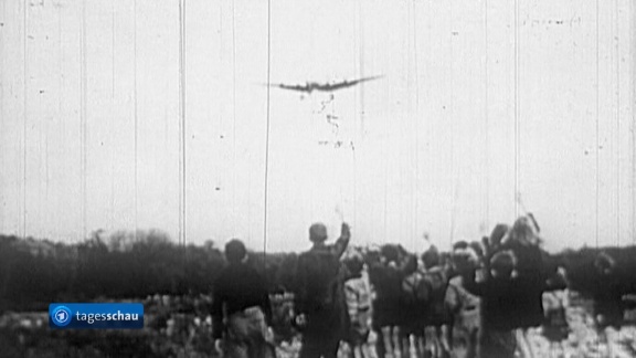 Tagesschau24 - 75 Jahre Berliner Luftbrücke: Us-armee Feiert Auf Flugplatz In Wiesbaden