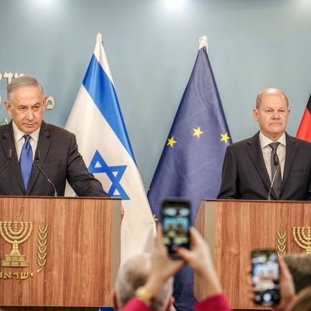 Israels Premier Netanjahu (l) und Kanzler Scholz