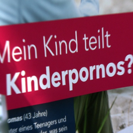 Eine Überschrift auf einem Banner lautet "Mein Kind teilt Kinderpornos?"