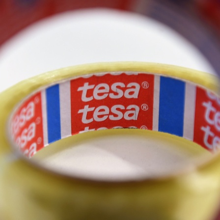 Klebebandrollen mit der Aufschrift "Tesa" (Archivbild)