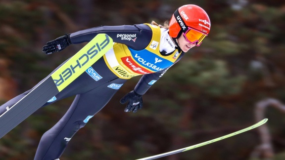 Sportschau Wintersport - Skispringen Der Frauen In Villach - Die Zusammenfassung