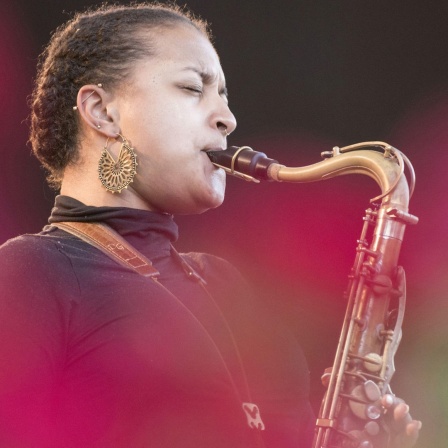 Nubya Garcia, Saxofon