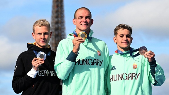 Sportschau Olympia 2024 - Oliver Klemet Gewinnt Silber über 10km Freiwasser - Die Siegerehrung